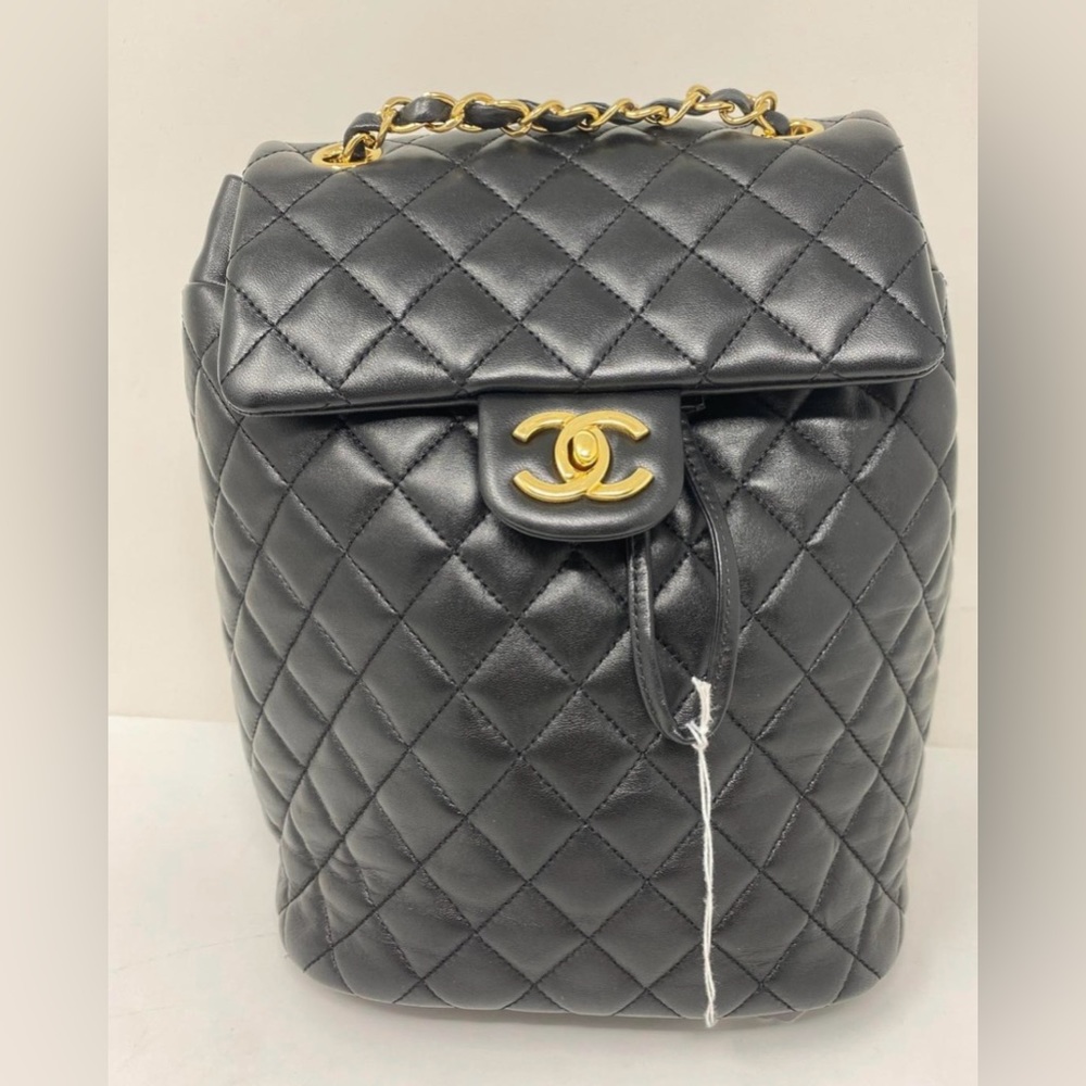 Chanel quilted black backpack - Picture 2 of 11